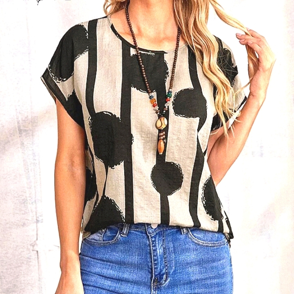 Elegant Black and Cream Women's Short Sleeve Top boutique item Size XL - Picture 3 of 7